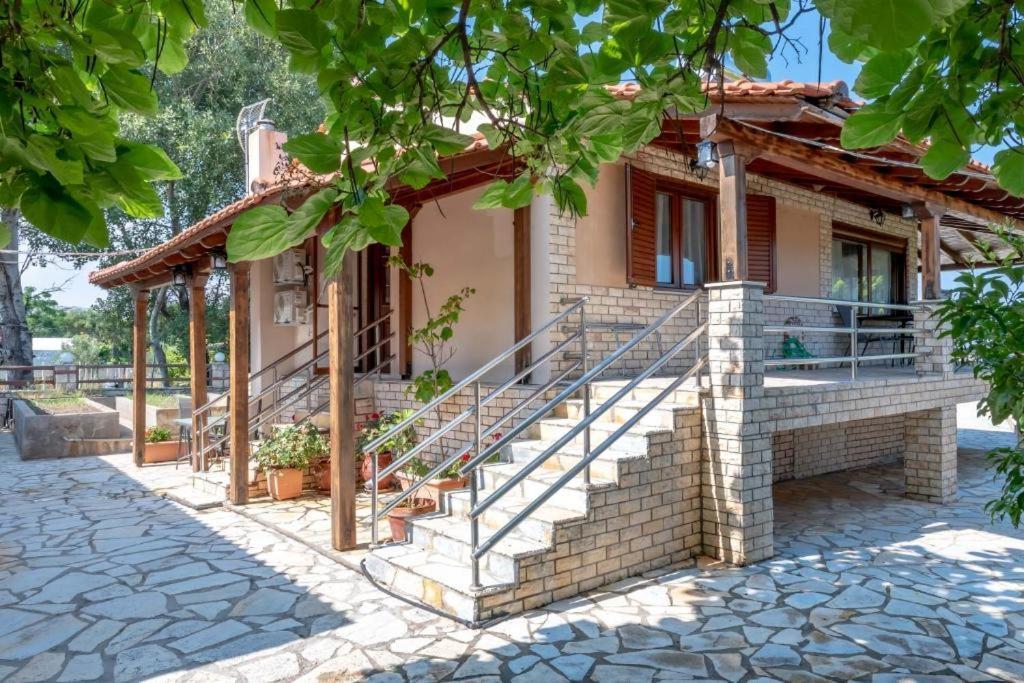 Villa Ormos Palace *