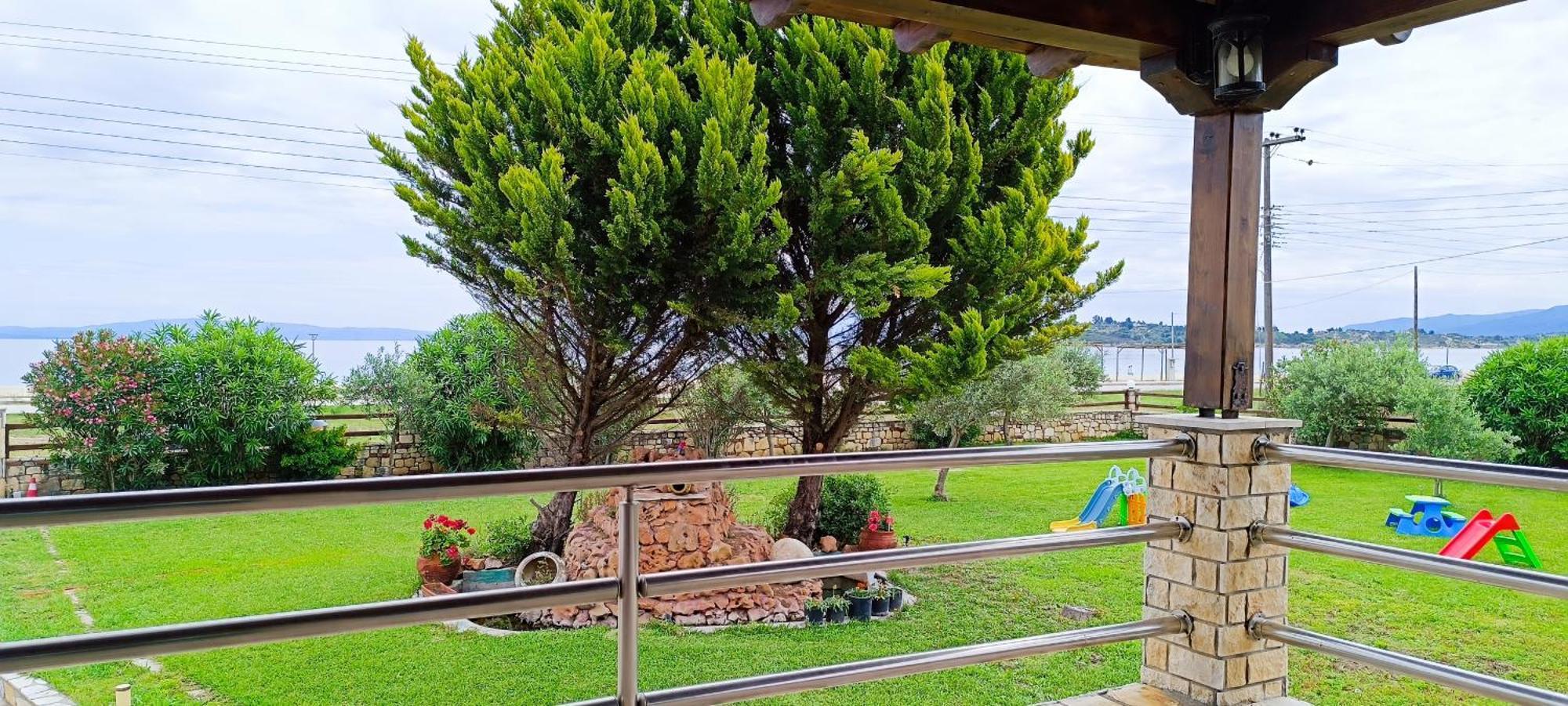 Villa Ormos Palace *